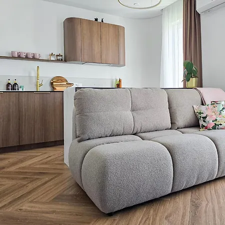 Smelio Bangos, Takas I Jura 2 Apartament