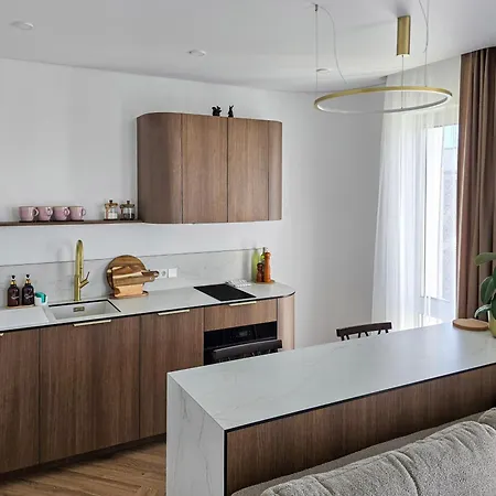 Smelio Bangos, Takas I Jura 2 Apartament Połąga