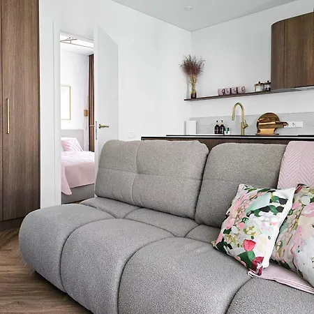 Smelio Bangos, Takas I Jura 2 Apartament Połąga